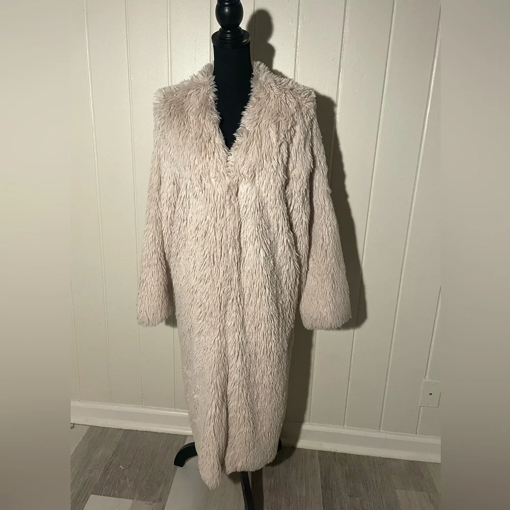 Women's Cream Shaggy Faux Fur Coat .. THE coat 🥳 L - Picture 3 of 6